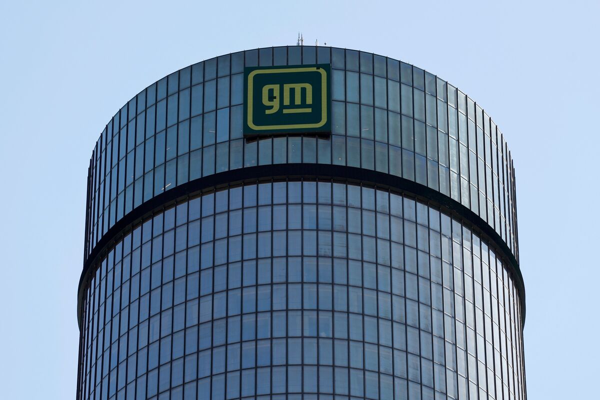 gm-to-cut-more-than-1k-software-engineers,-mostly-in-us