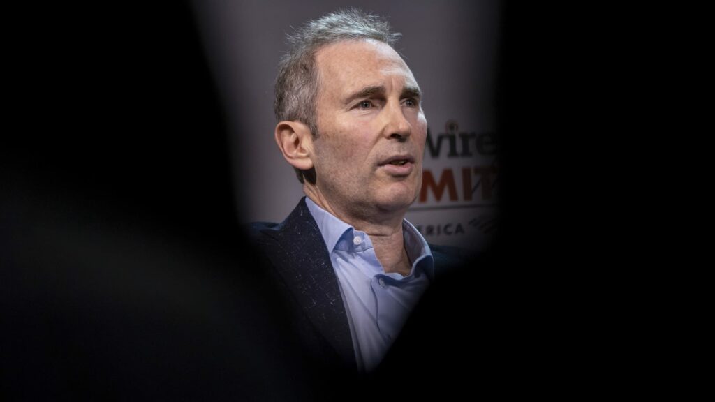amazon-tells-employees-to-return-to-office-five-days-a-week
