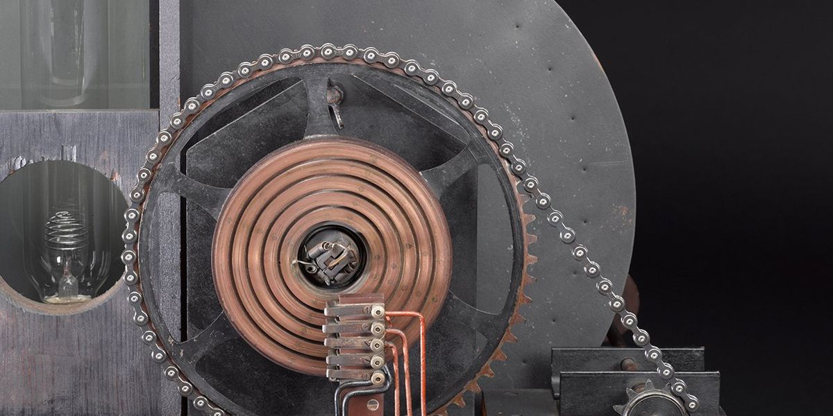 in-1926,-tv-was-mechanical