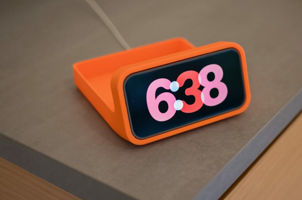 i-designed-a-dieter-rams-inspired-iphone-dock