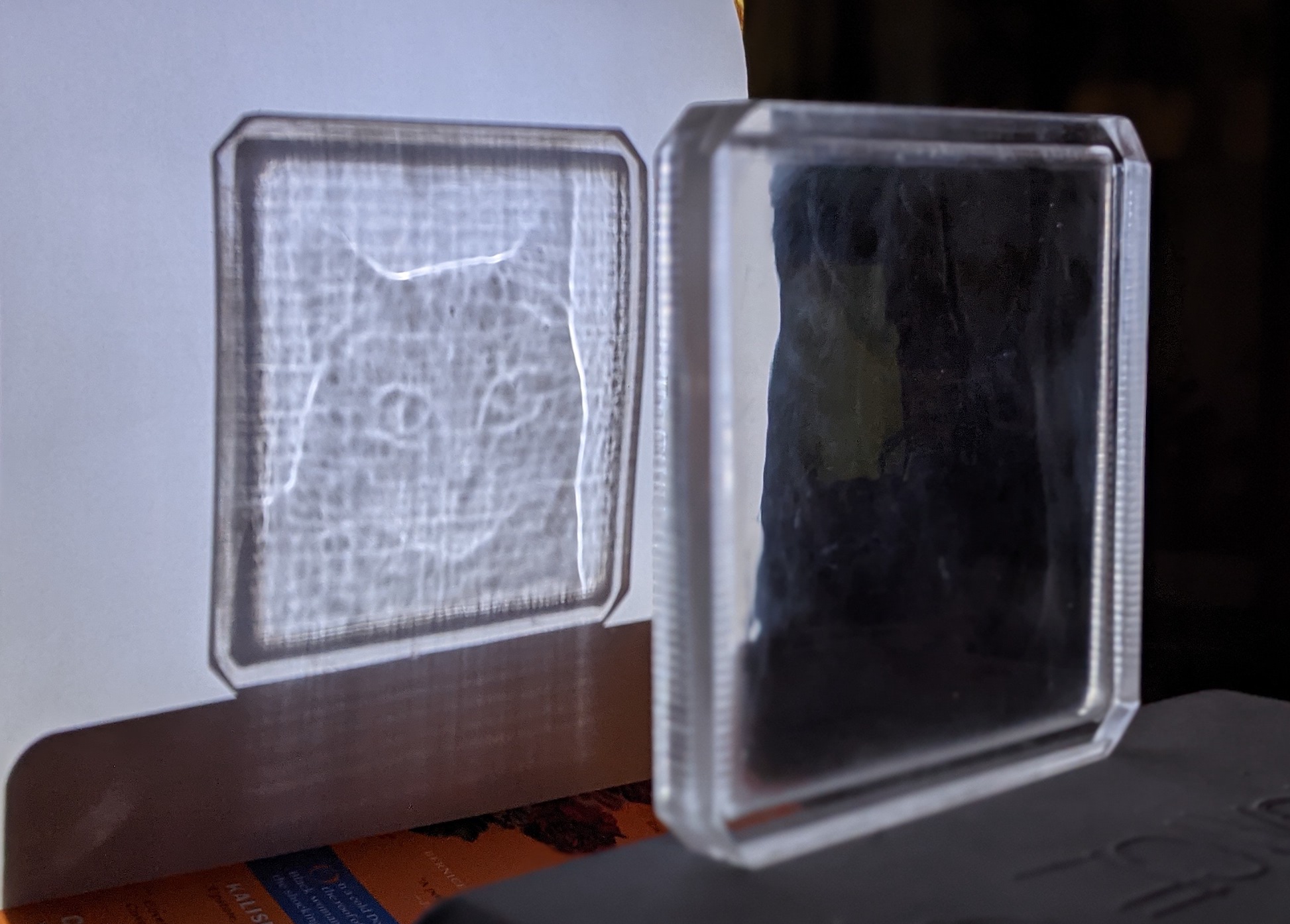 hiding-images-in-plain-sight:-the-physics-of-magic-windows-[using-caustics]-(2021)