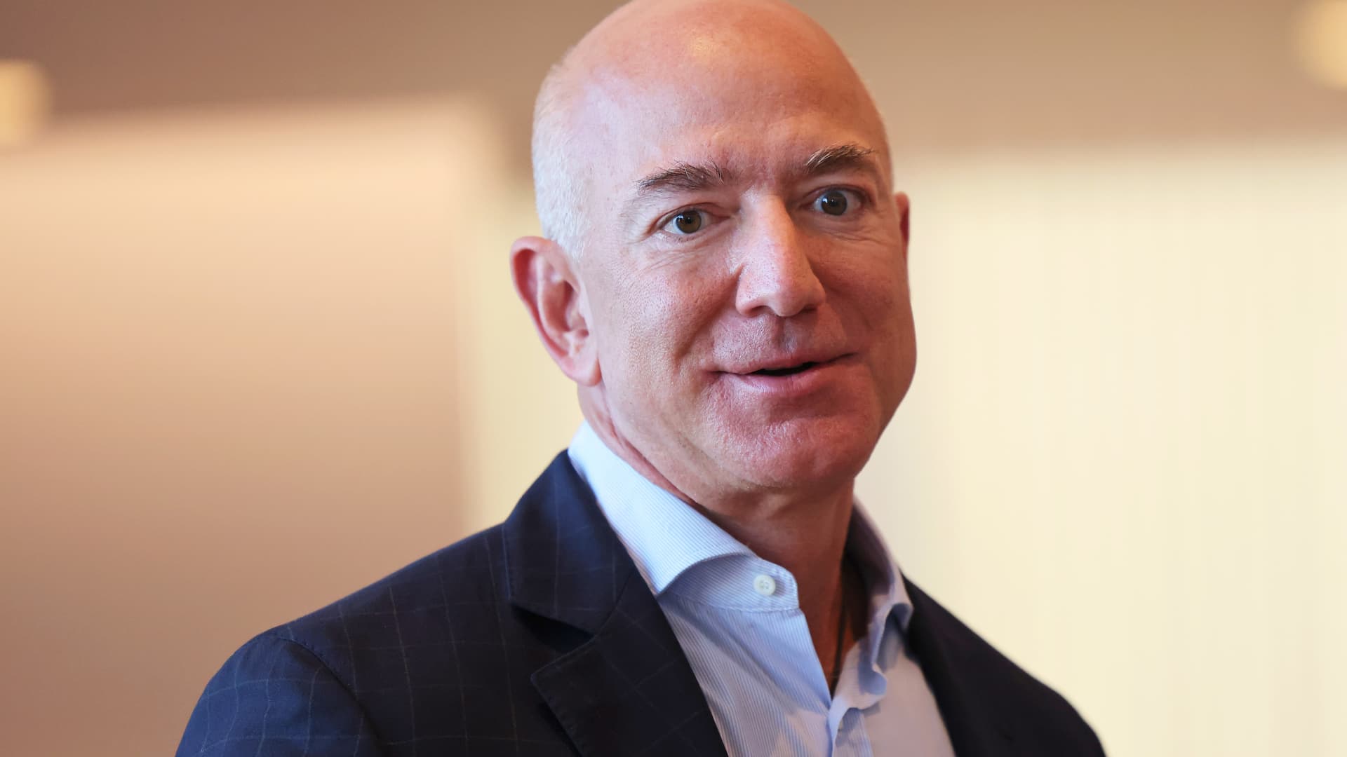 jeff-bezos-killed-washington-post-endorsement-of-kamala-harris