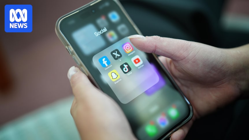 australia:-kids-under-16-to-be-banned-from-social-media-after-senate-passes-laws