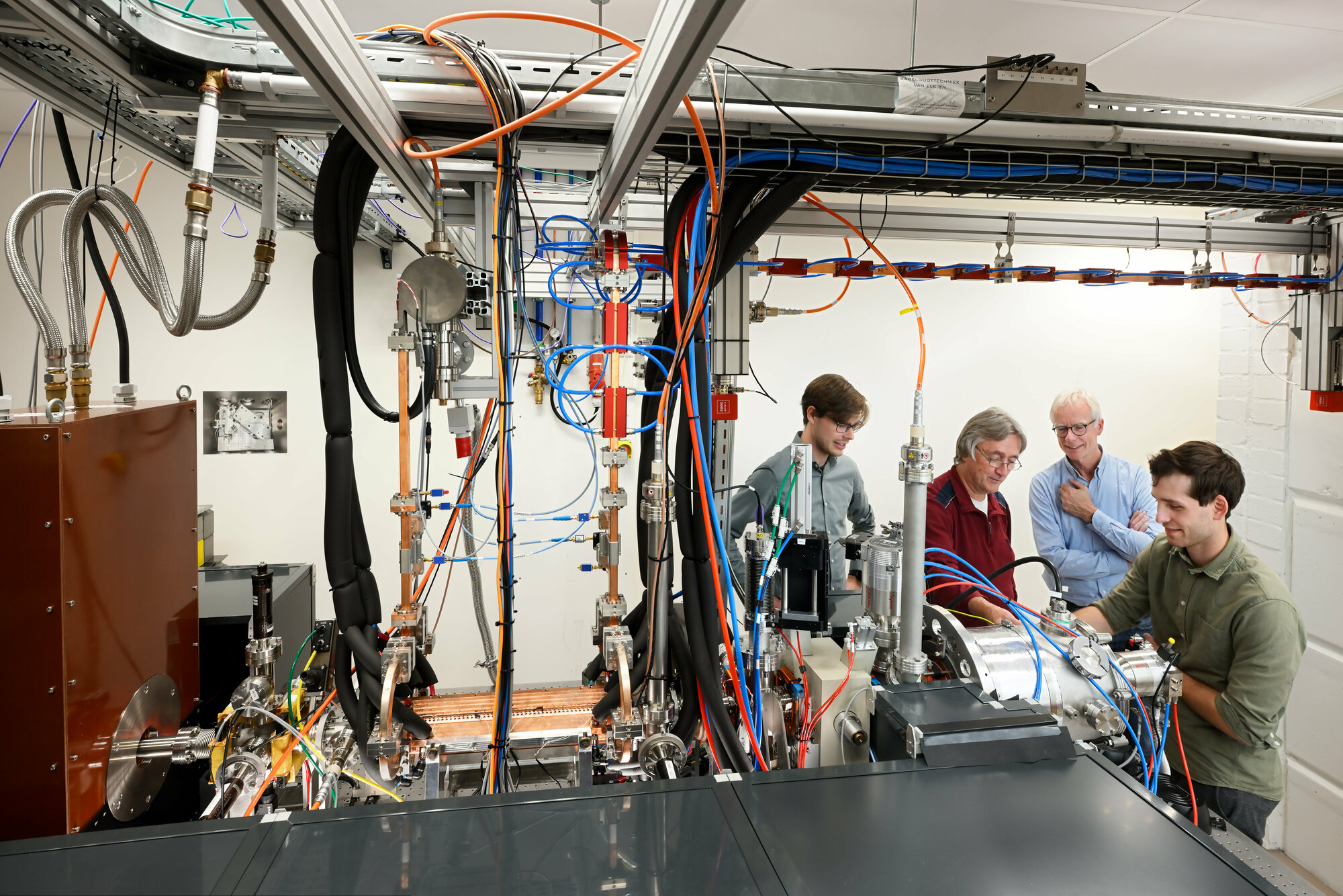 researchers-get-‘compact’-hard-x-ray-machine-to-work