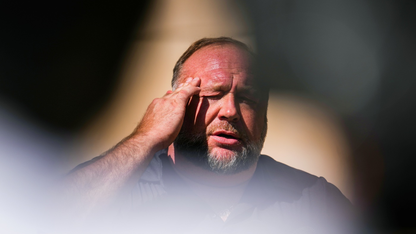 bankruptcy-judge-rejects-the-onion’s-bid-for-infowars