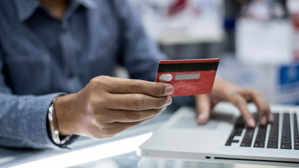 us-credit-card-defaults-jump-to-highest-level-since-2010