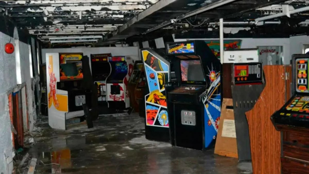 an-abandoned-ship-held-a-treasure-for-30-years:-50-arcade-machines