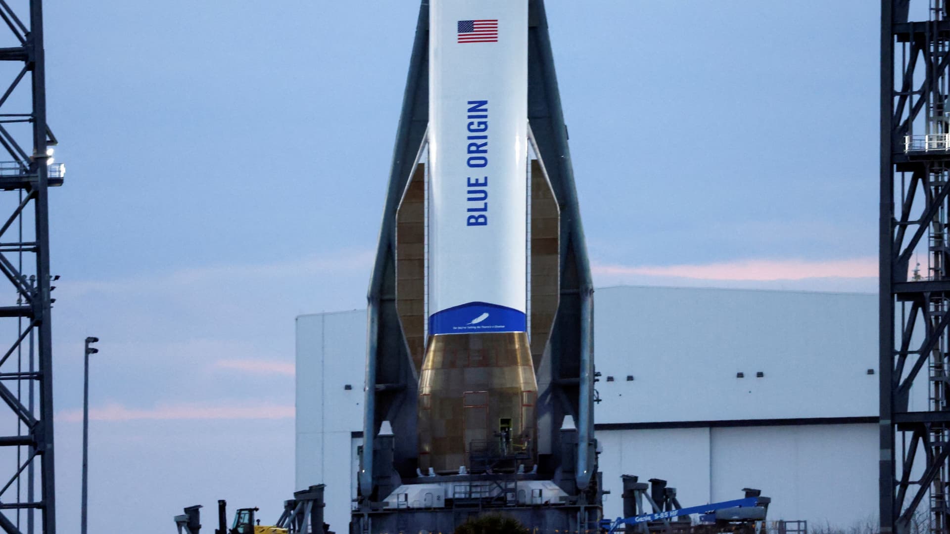 bezos’-blue-origin-to-layoff-about-10%-across-its-space,-launch-business