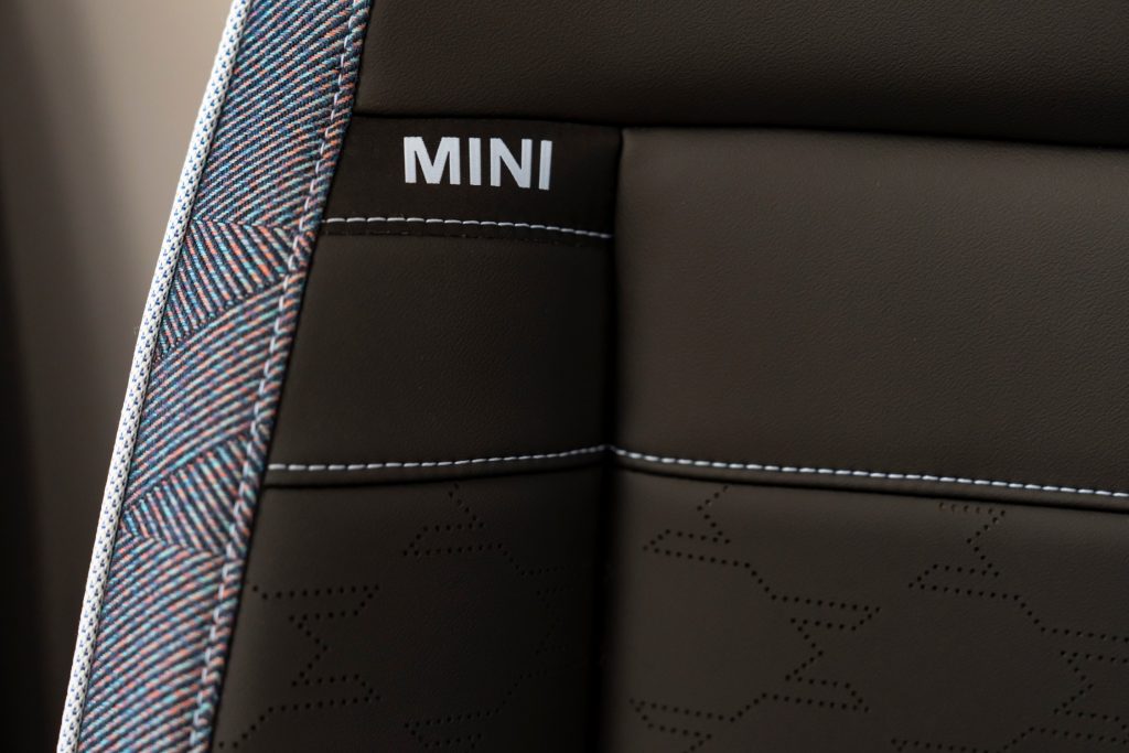 hands-on-with-vescin:-mini’s-new-vegan-friendly-interior-that-replaces-leather