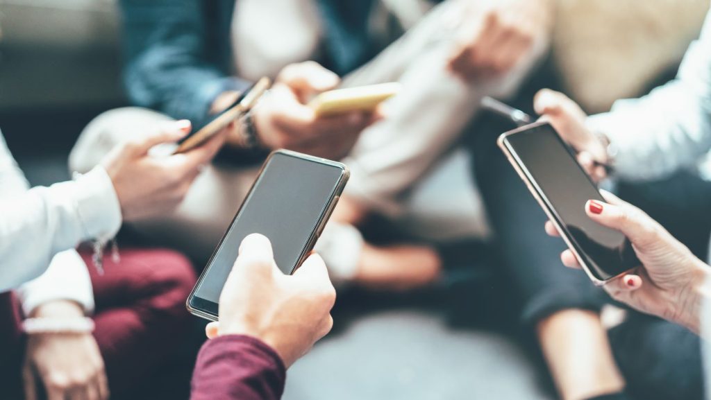 should-we-decouple-technology-from-everyday-life?
