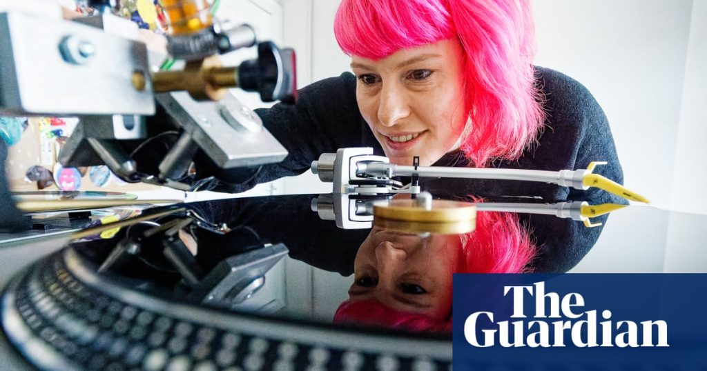 the-vinyl-carver-sparking-a-craze-for-cutting-records-at-home