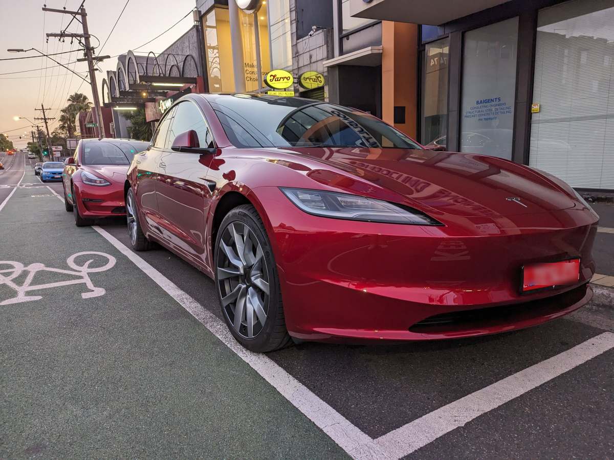tesla-electric-car-sales-plunge-again-in-australia-–-model-3-down-more-than-81-p