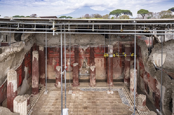 discovery-of-fresco-portraying-dionysian-mysteries-at-pompeii