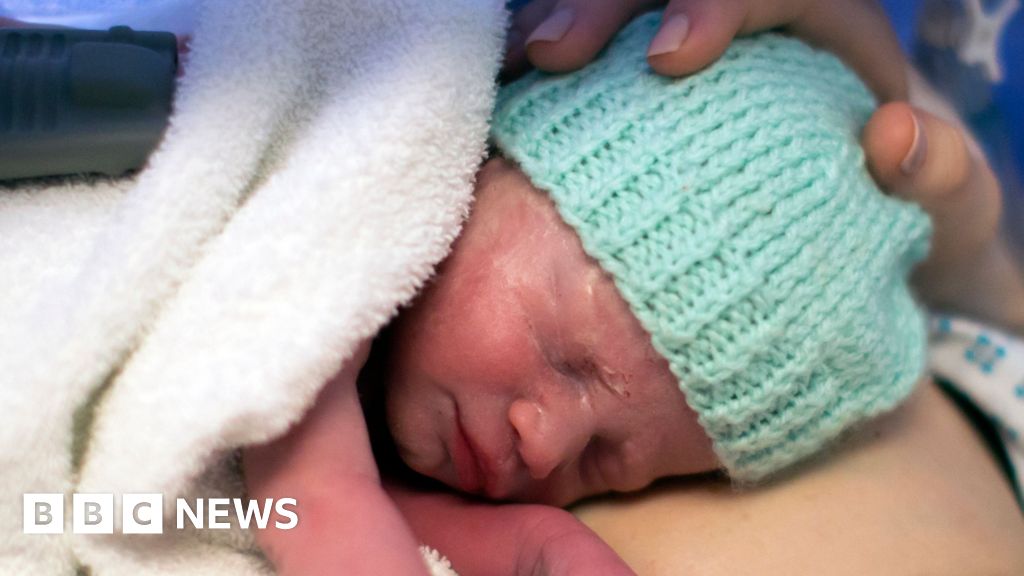 first-baby-born-in-uk-to-woman-with-transplanted-womb