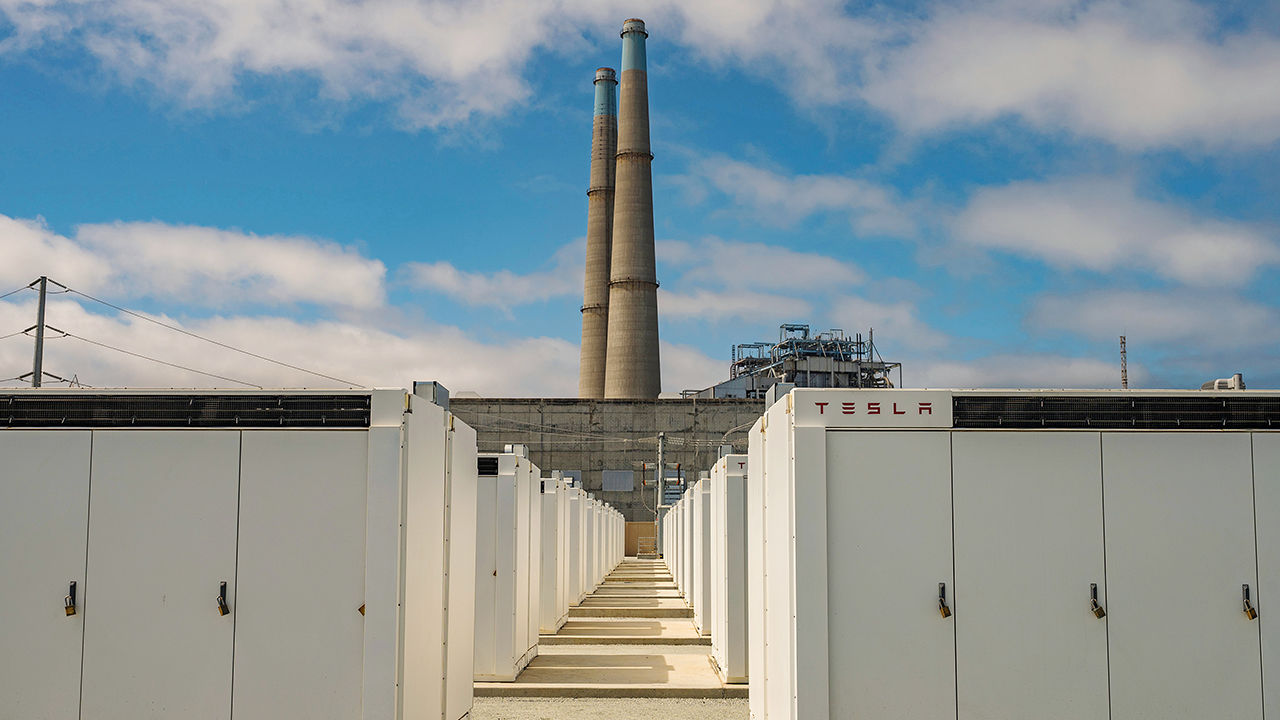 california-has-got-good-at-building-giant-batteries