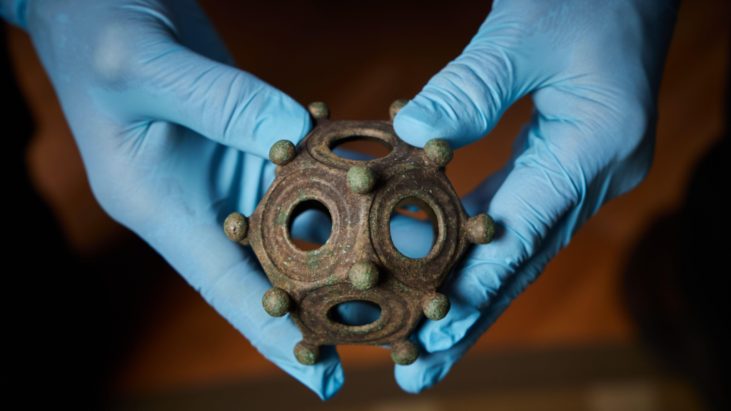 roman-dodecahedron:-12-sided-object-has-baffled-archaeologists-for-centuries