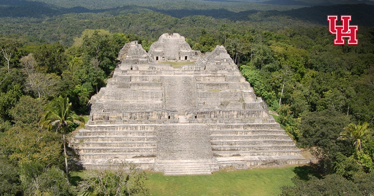 archaeologists-discover-tomb-of-first-king-of-caracol