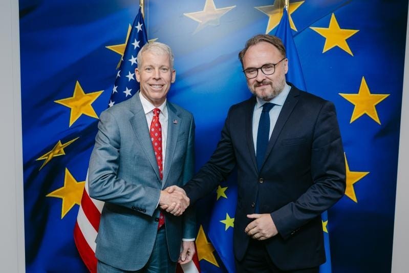 after-escaping-russian-energy-dependence,-europe-is-locking-itself-in-to-us-lng