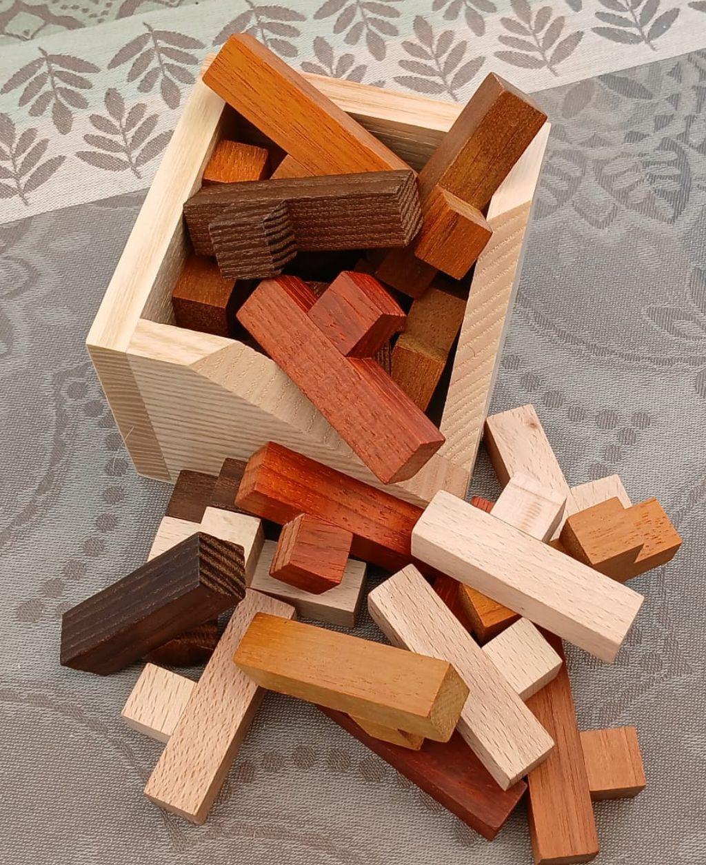 solving-a-wooden-puzzle-using-haskell