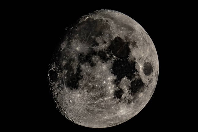 spacex-is-behind-schedule,-so-nasa-will-open-artemis-iii-contract-to-competition