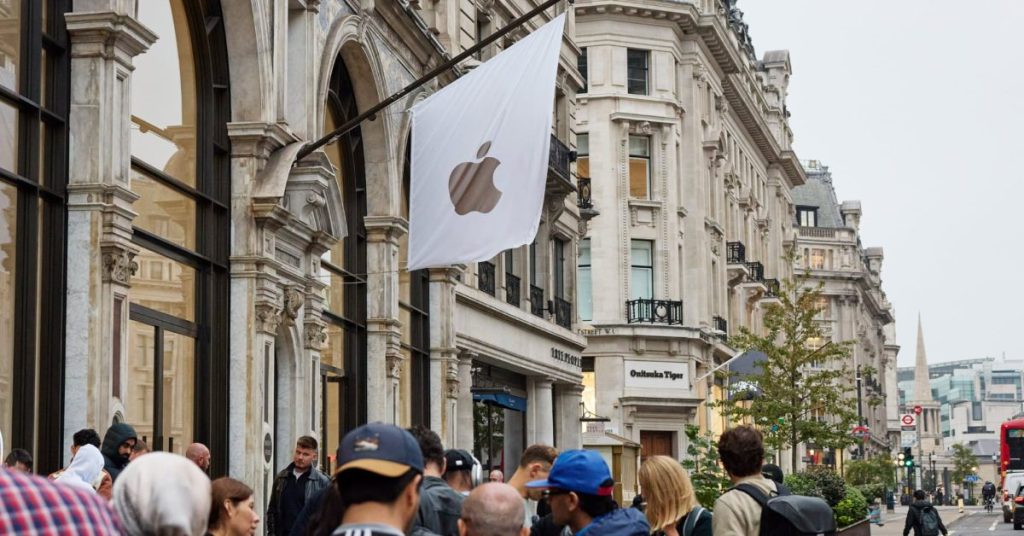apple-loses-uk-app-store-monopoly-case,-penalty-might-near-$2b