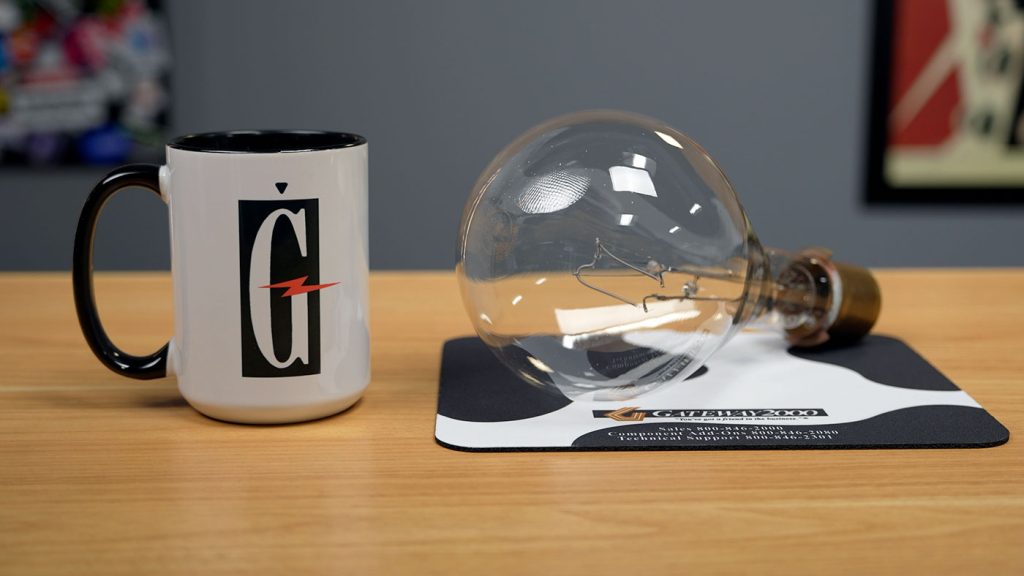 why-do-some-radio-towers-blink?