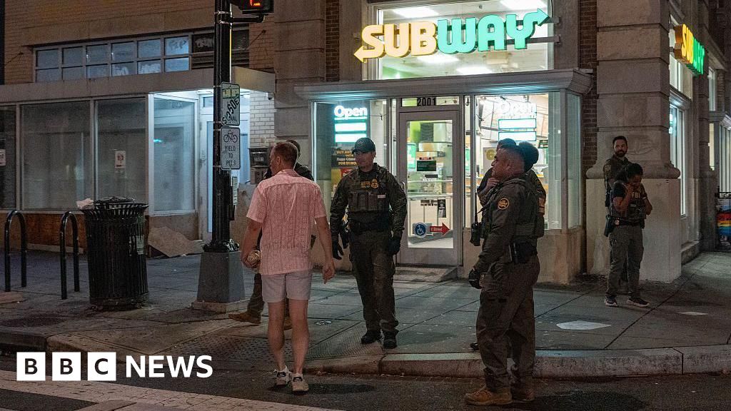 man-who-threw-sandwich-at-us-border-agent-not-guilty-of-assault