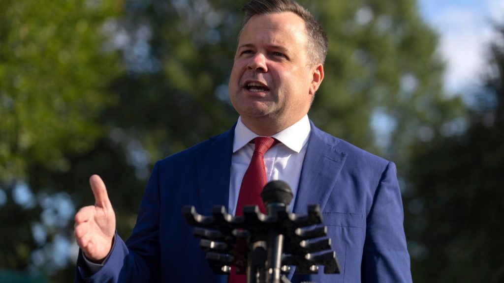 fannie-mae-officials-ousted-after-sounding-alarm-on-sharing-confidential-data