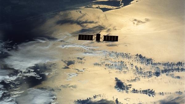 rare-x-ray-images-of-a-4.5-ton-satellite-that-returned-intact-from-space