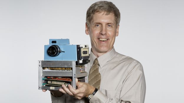 a-‘toaster-with-a-lens’:-the-story-behind-the-first-handheld-digital-camera