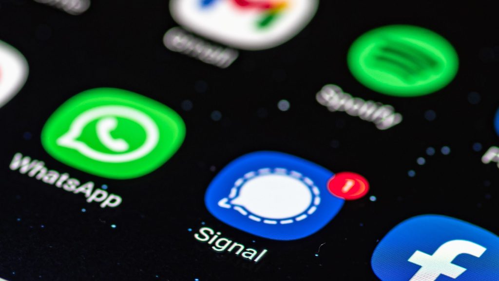 creating-apps-like-signal-could-be-‘hostile-activity’-claims-uk-watchdog