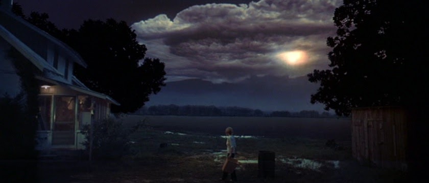 old-school-visual-effects:-the-cloud-tank-(2010)