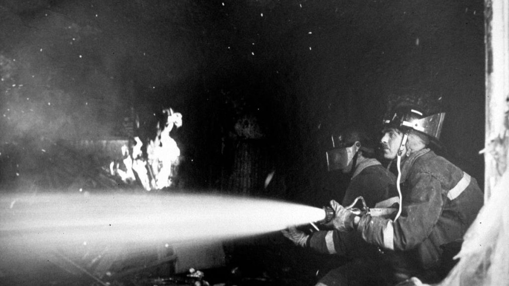 government-grant-funded-research-should-not-be-published-in-for-profit-journals