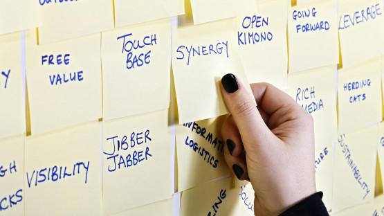 workers-who-love-’synergizing-paradigms’-might-be-bad-at-their-jobs