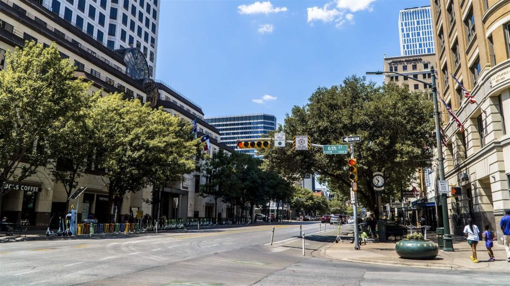 austin’s-surge-of-new-housing-construction-drove-down-rents