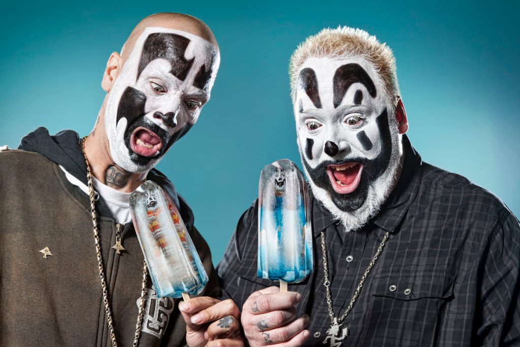 juggalo-makeup-blocks-facial-recognition-technology-(2019)