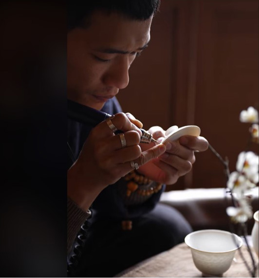 ju-ci-(锔瓷):-the-ancient-art-of-repairing-porcelain