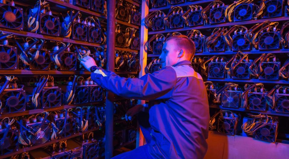 bitcoin-miners-are-losing-on-every-coin-produced-as-difficulty-drops