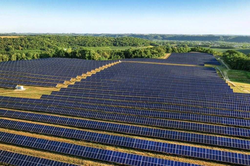 for-the-first-time-in-the-us.,-renewables-generate-more-power-than-natural-gas