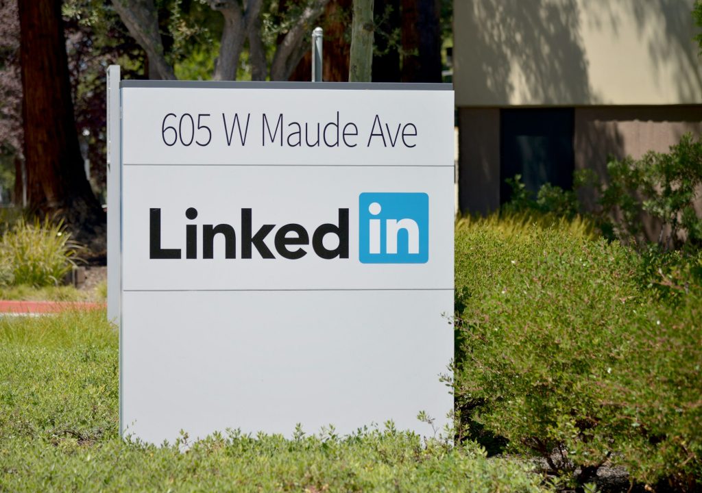 linkedin-scans-for-6,278-extensions-and-encrypts-the-results-into-every-request