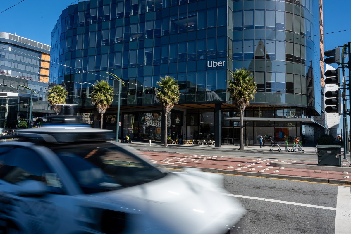 uber-wants-to-turn-its-drivers-into-a-sensor-grid-for-av-companies
