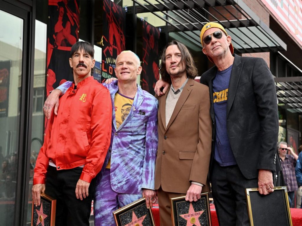 red-hot-chili-peppers-sell-music-catalogue-for-$300m