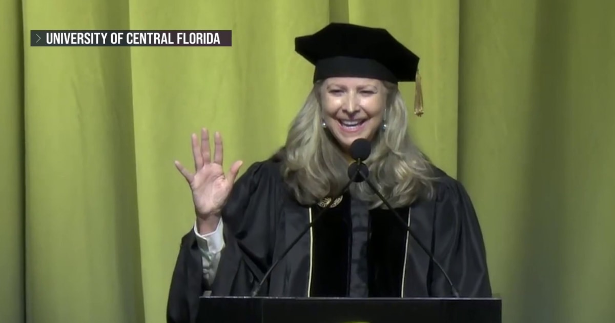multiple-commencement-speakers-booed-for-ai-comments-during-graduation-speeches