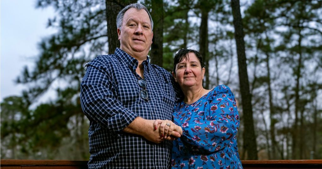 victory:-tennessee-man-jailed-37-days-for-trump-meme-wins-$835,000-settlement