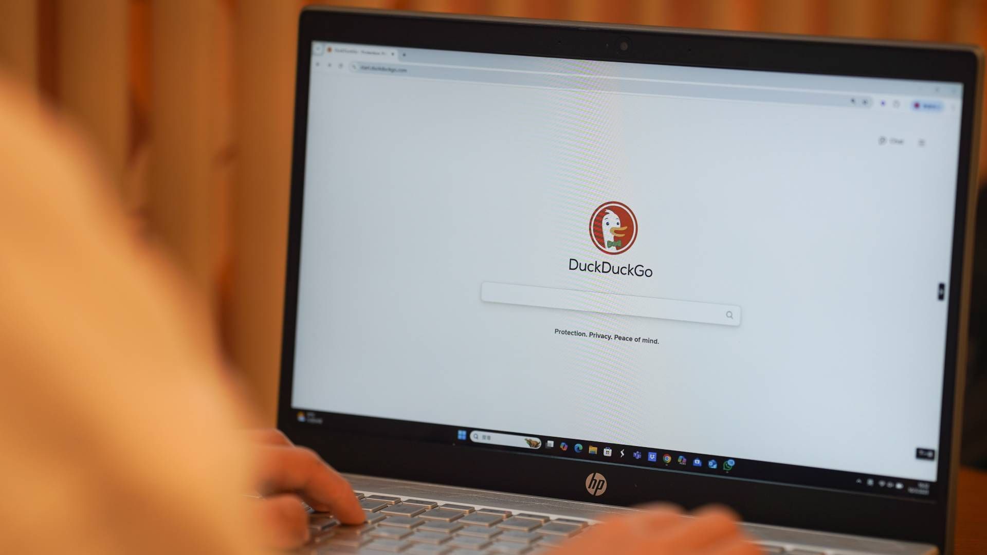 duckduckgo-search-saw-28%-more-visits-after-google-said-people-love-ai-mode