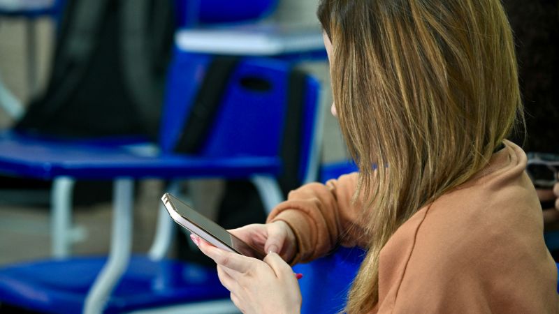 unauthorized-alert-sent-to-cell-phones-across-brazil
