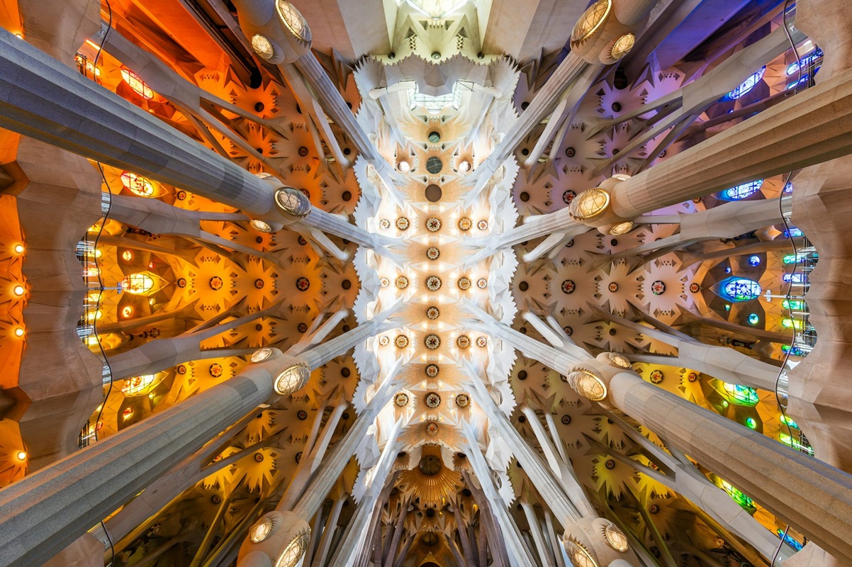 the-mathematical-secrets-of-barcelona’s-sagrada-familia