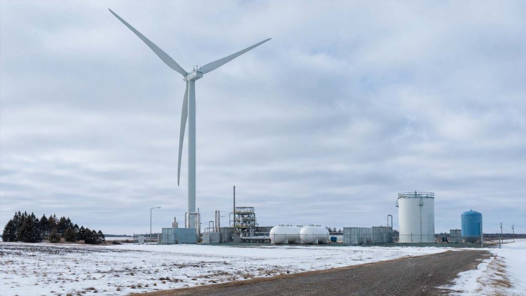 wind-turbine-is-being-used-to-produce-zero-carbon-”green-ammonia”-fertilizer