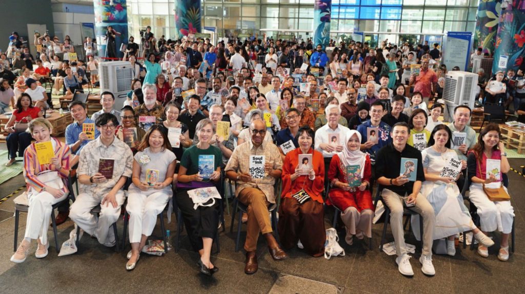 singapore-is-paying-people-to-put-down-their-phones-and-read-books