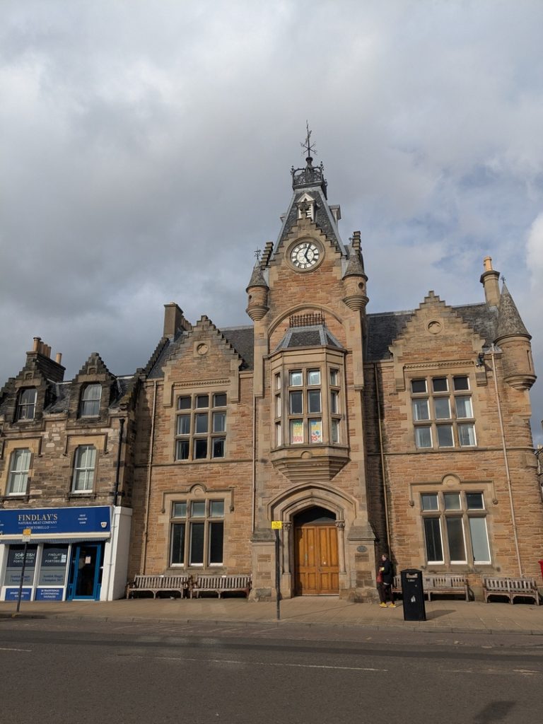 fixing-the-portobello-police-station-clock